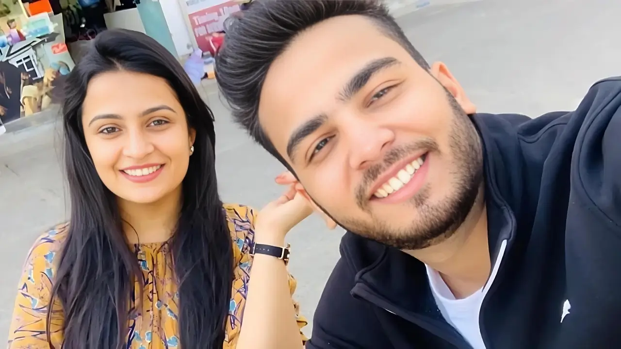 Elvish has often been linked with Kirti Mehra, a social media influencer and YouTuber.